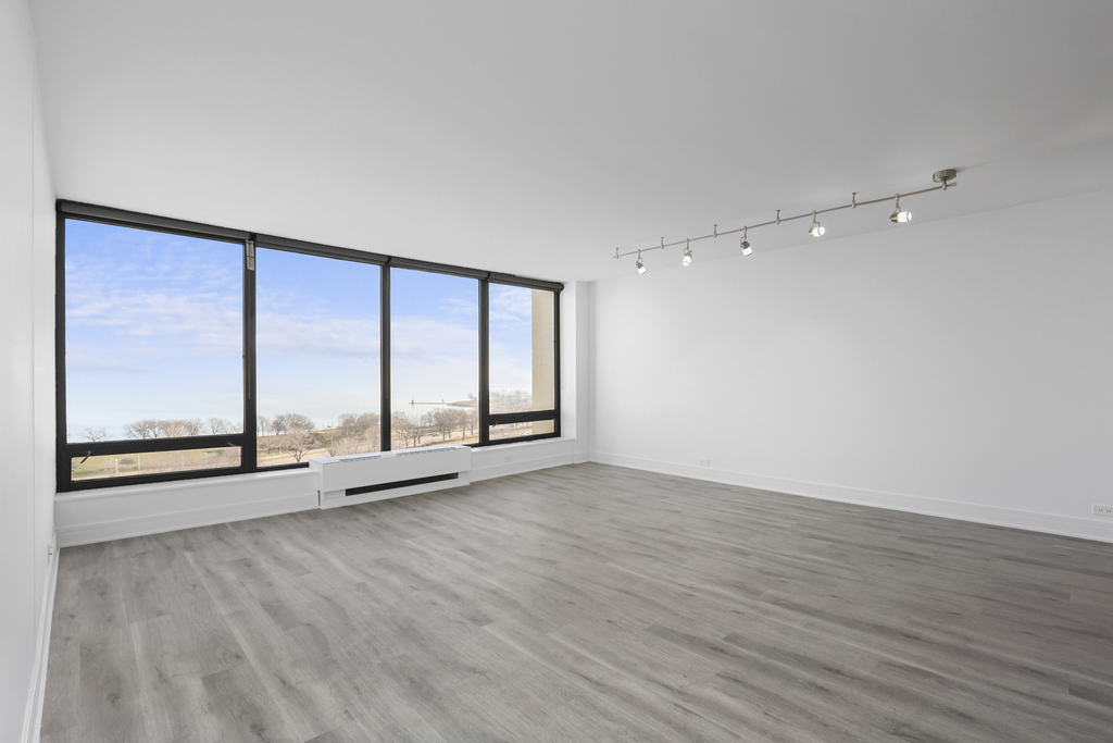 5445 N Sheridan Road - Photo 2