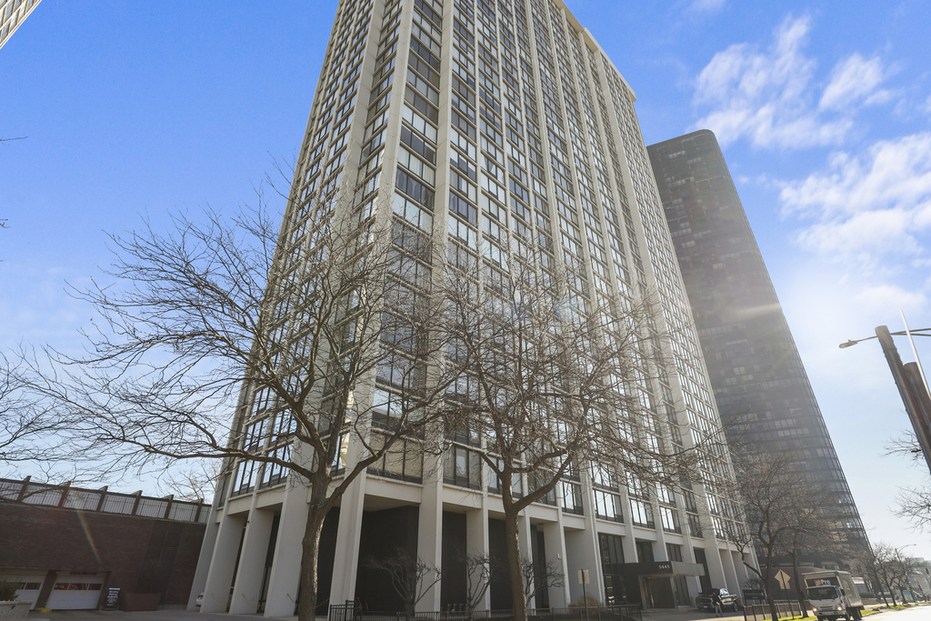 5445 N Sheridan Road - Photo 0