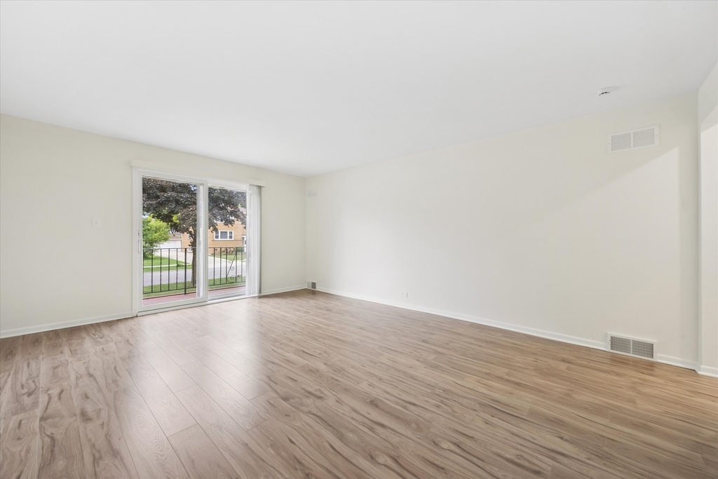 801 Barnsdale Road - Photo 2
