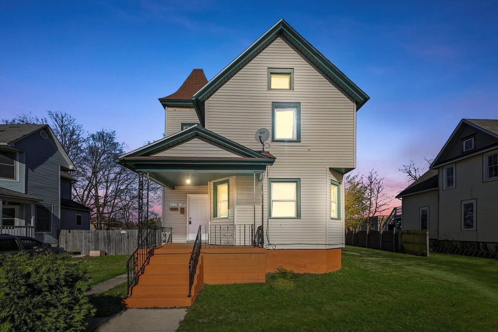 1097 E Merchant Street - Photo 1