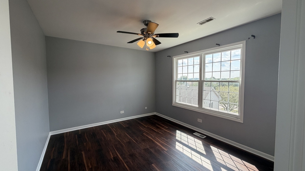 646 White Court - Photo 11