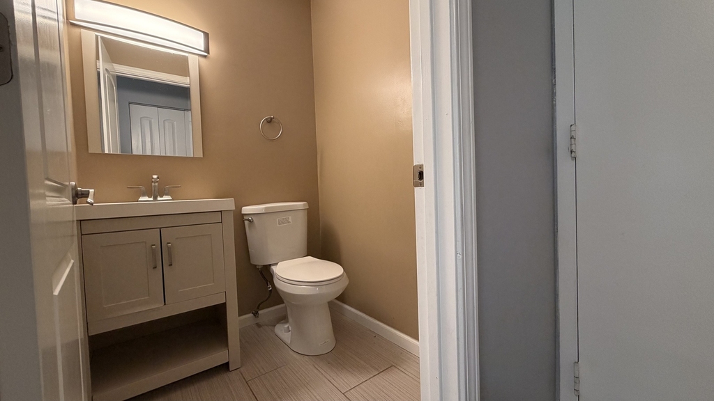 646 White Court - Photo 15
