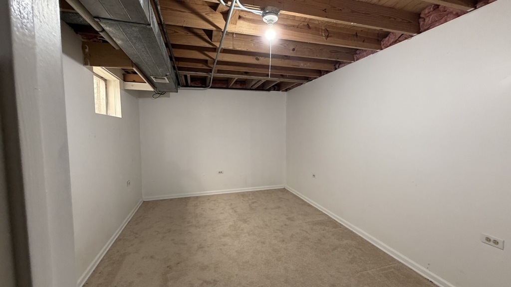 646 White Court - Photo 16