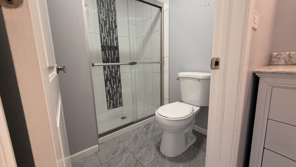 646 White Court - Photo 5