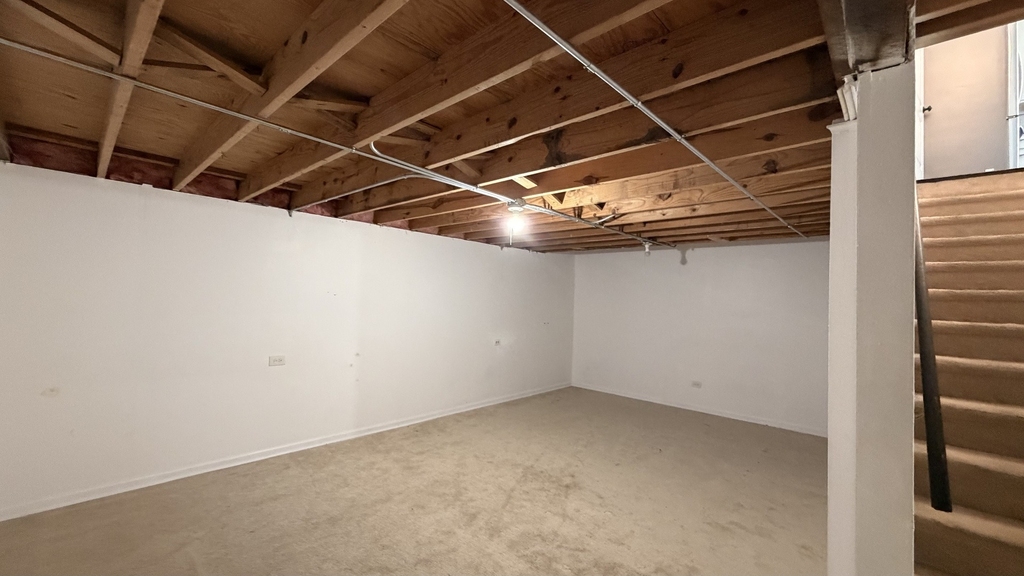 646 White Court - Photo 17