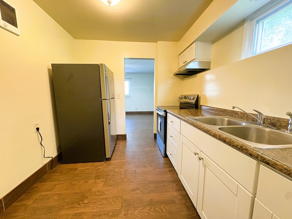1034 Fenton Street - Photo 8