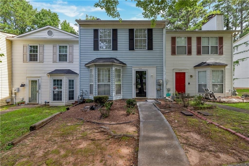 1008 Huntington Trace Se - Photo 0