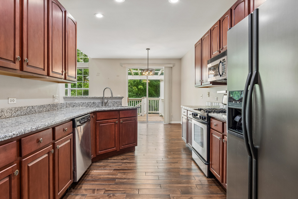 382 Vaughn Circle - Photo 4