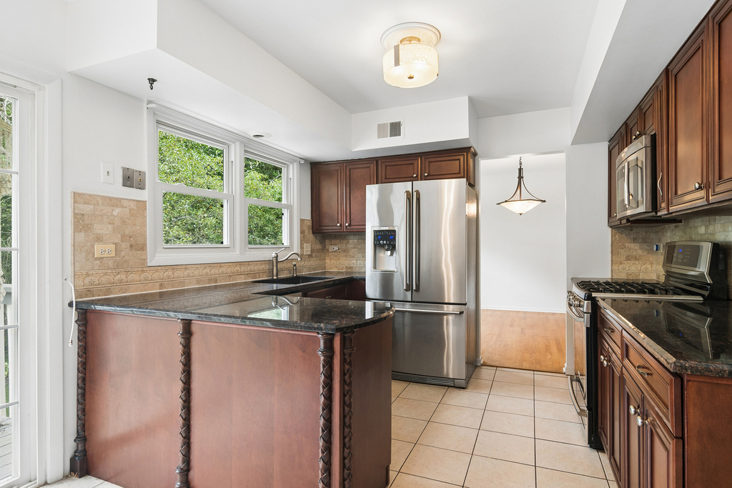 710 E Valley Lane - Photo 2