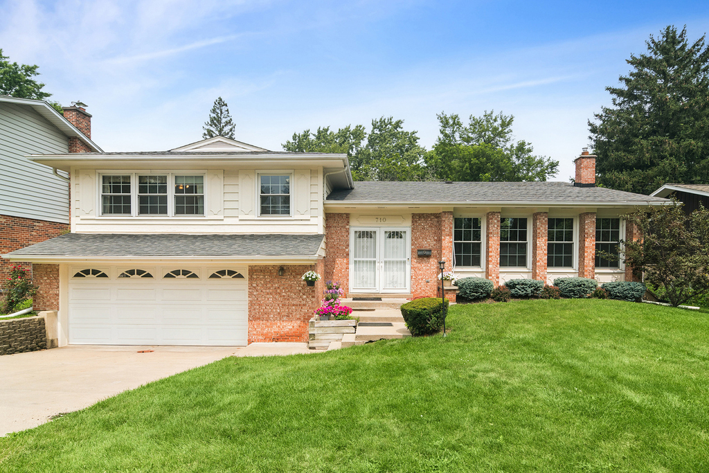 710 E Valley Lane - Photo 0