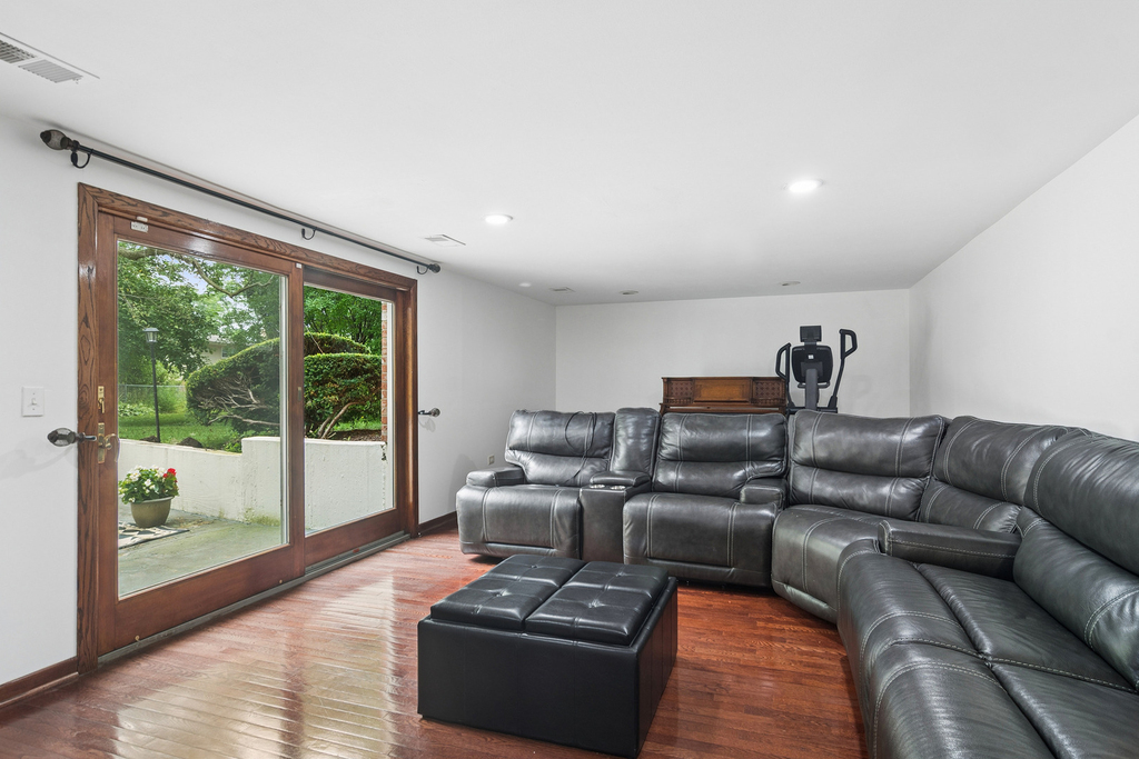 710 E Valley Lane - Photo 14