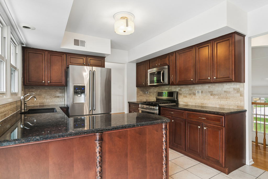 710 E Valley Lane - Photo 3