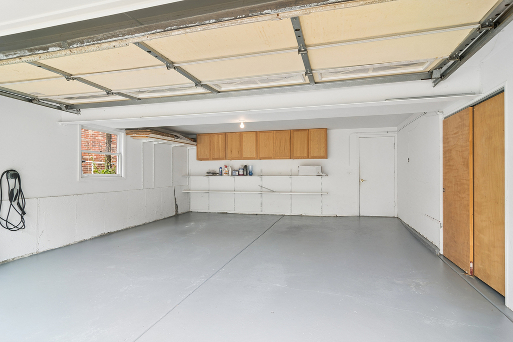 710 E Valley Lane - Photo 19