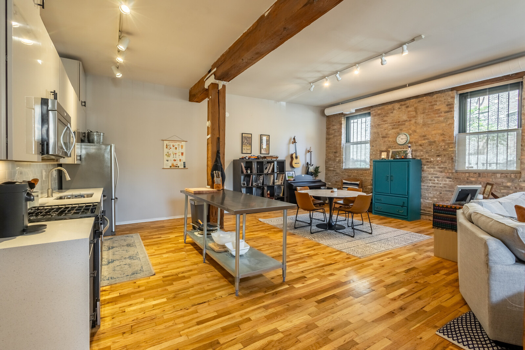 515 N Noble Street - Photo 2