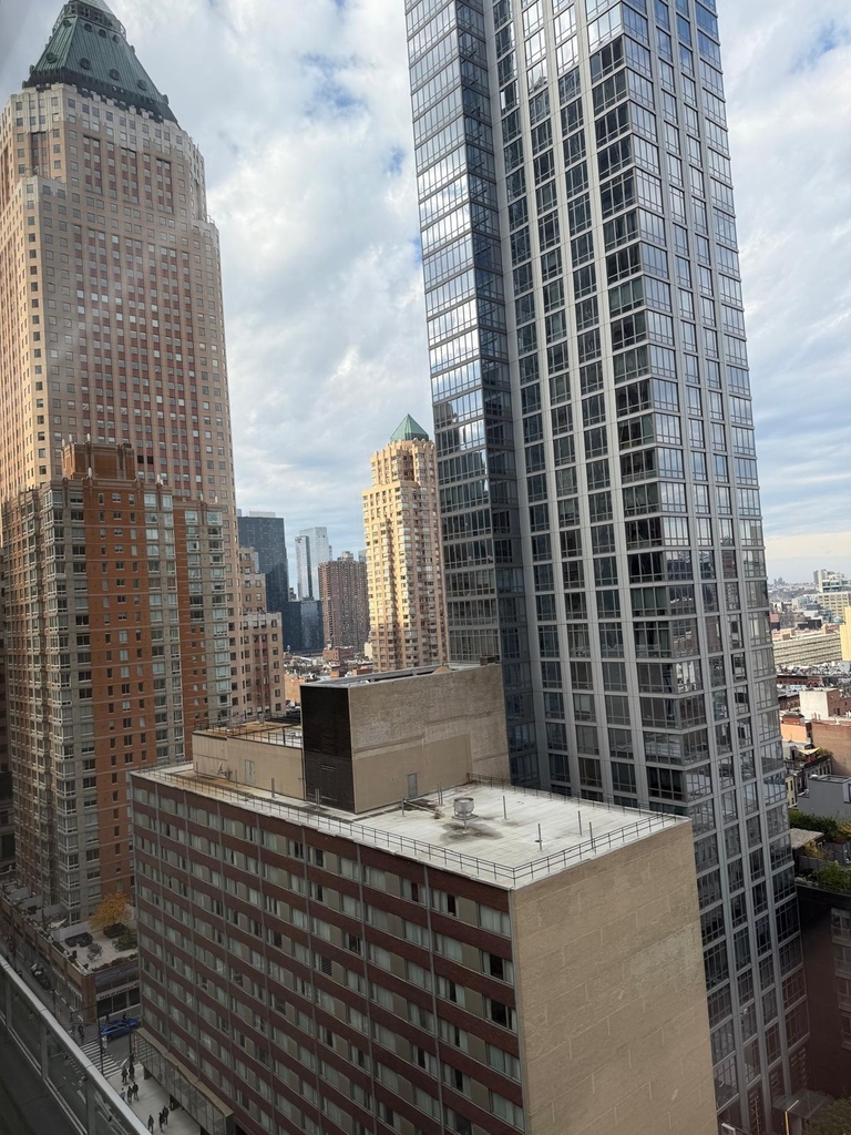 W 52nd St / 8th Avenue - Photo 6