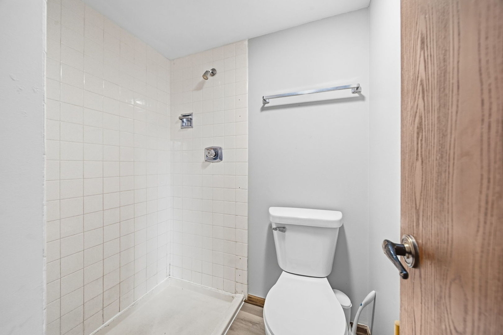 13913 Laramie Avenue - Photo 12