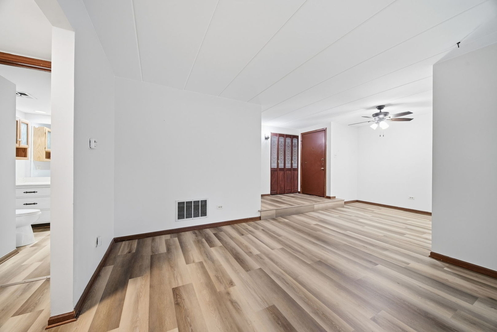 13913 Laramie Avenue - Photo 5