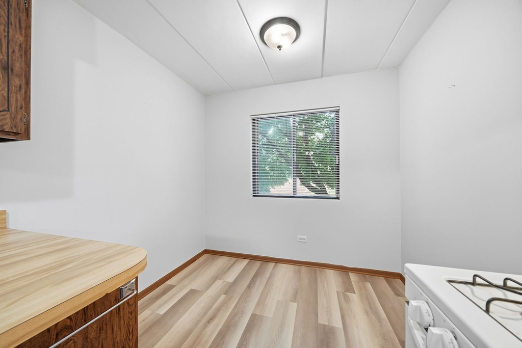 13913 Laramie Avenue - Photo 7