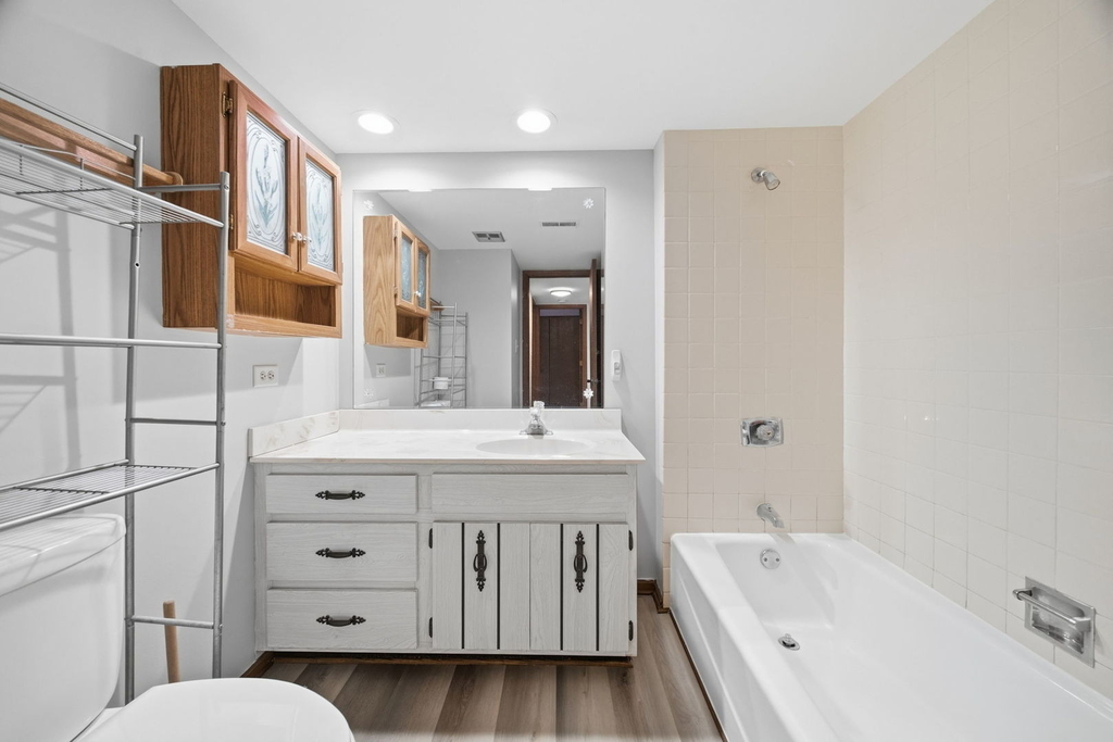 13913 Laramie Avenue - Photo 9