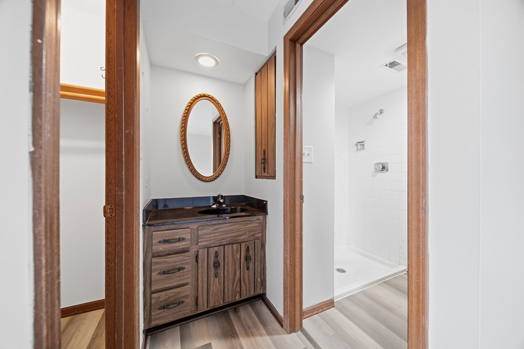 13913 Laramie Avenue - Photo 11