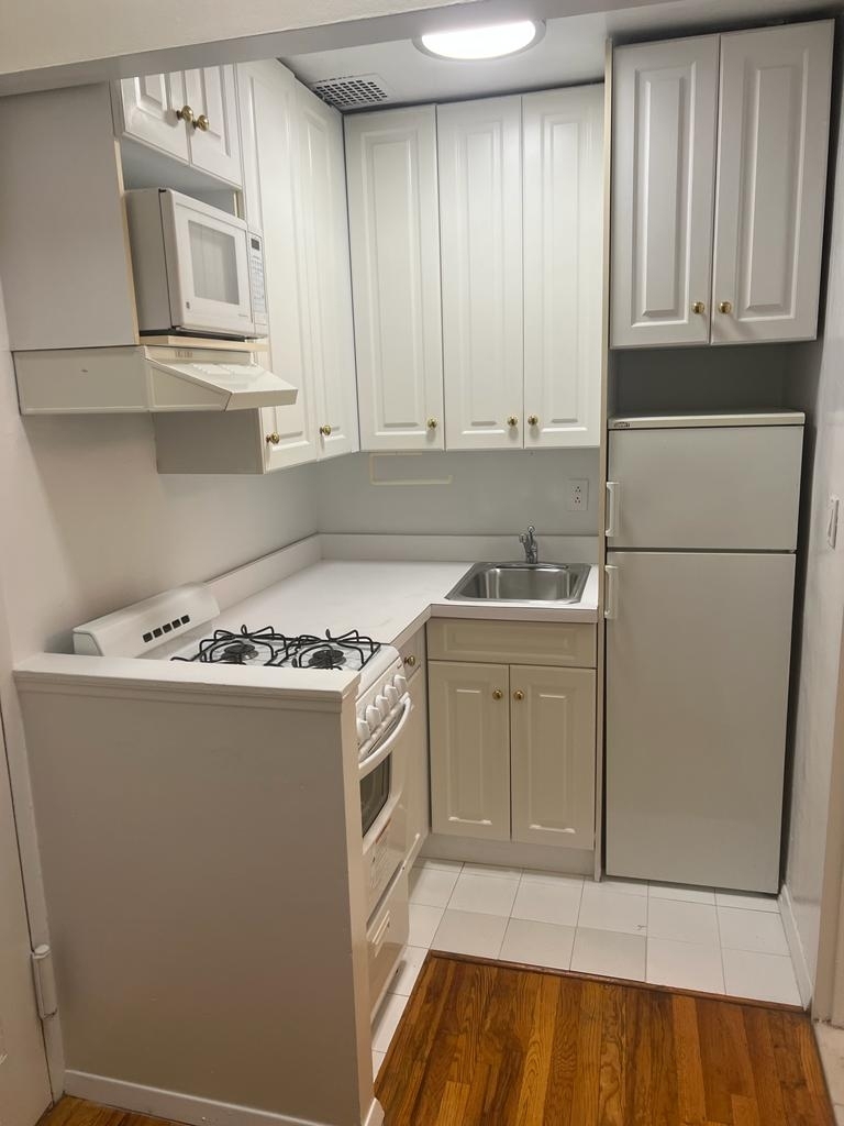 East 84th Street - Photo 0