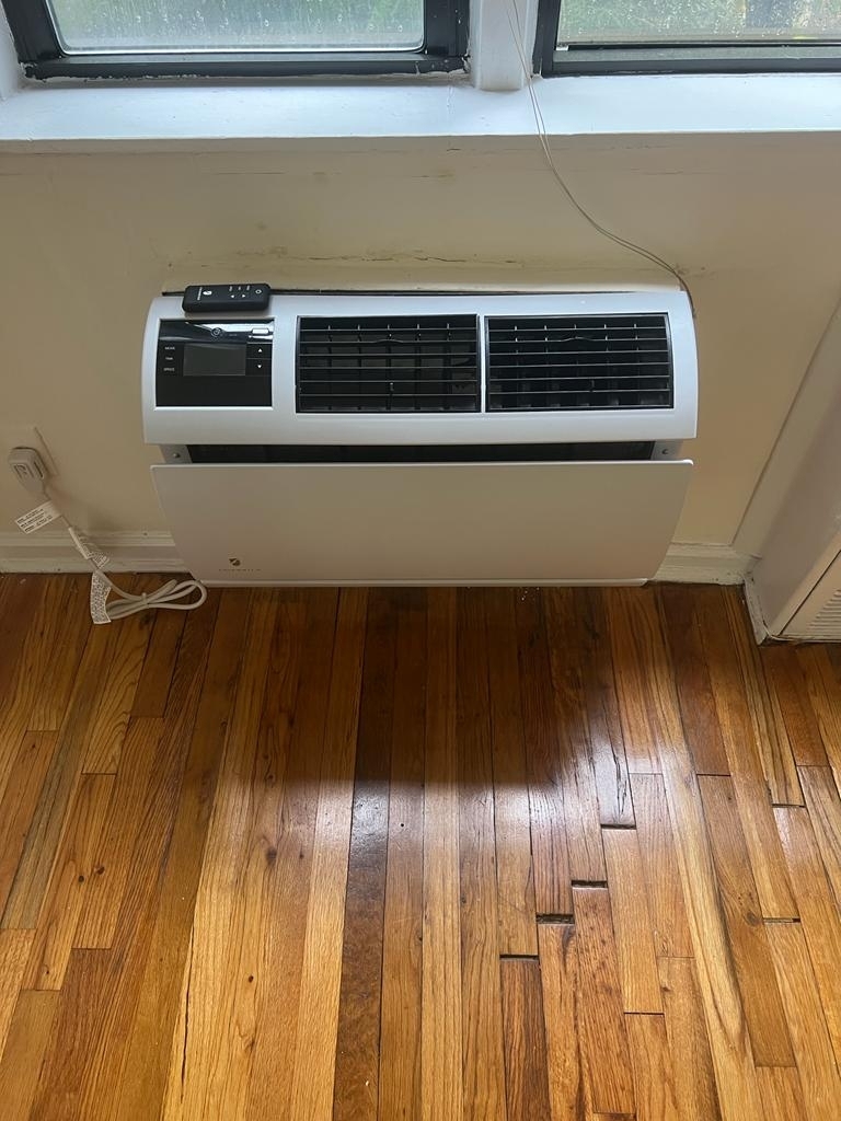 East 84th Street - Photo 4