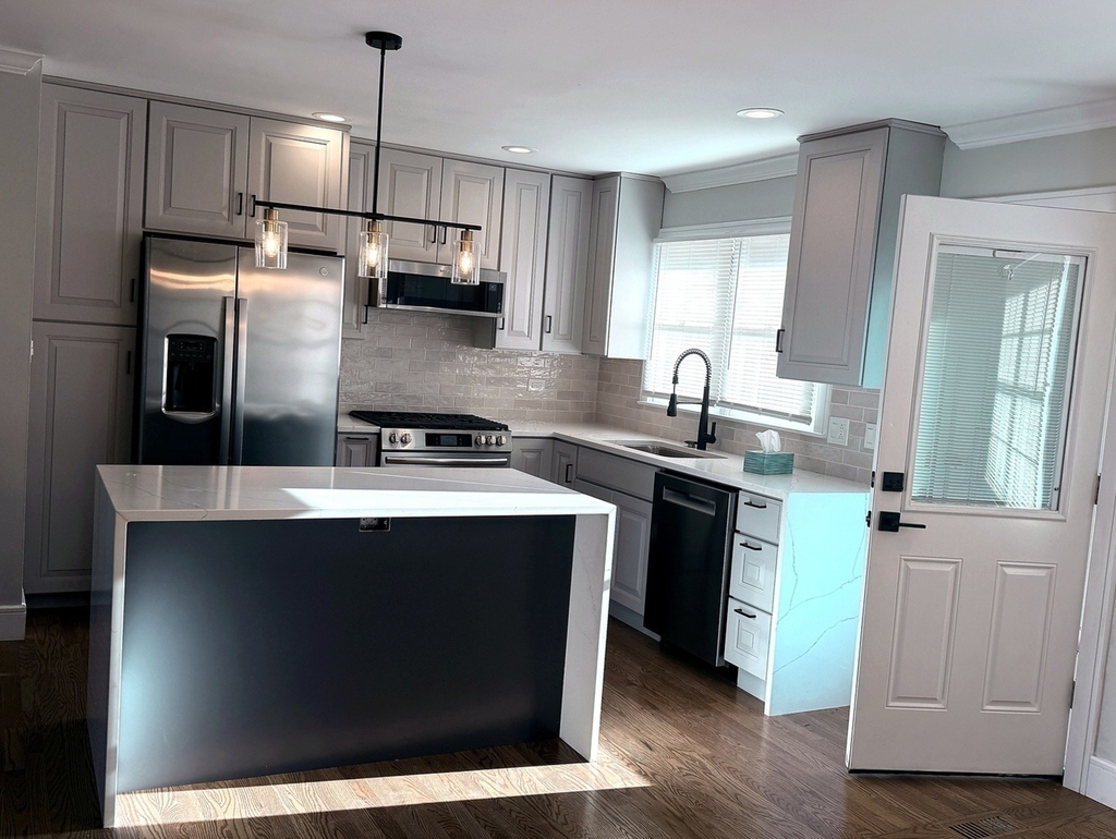 556 Jefferson Street - Photo 1