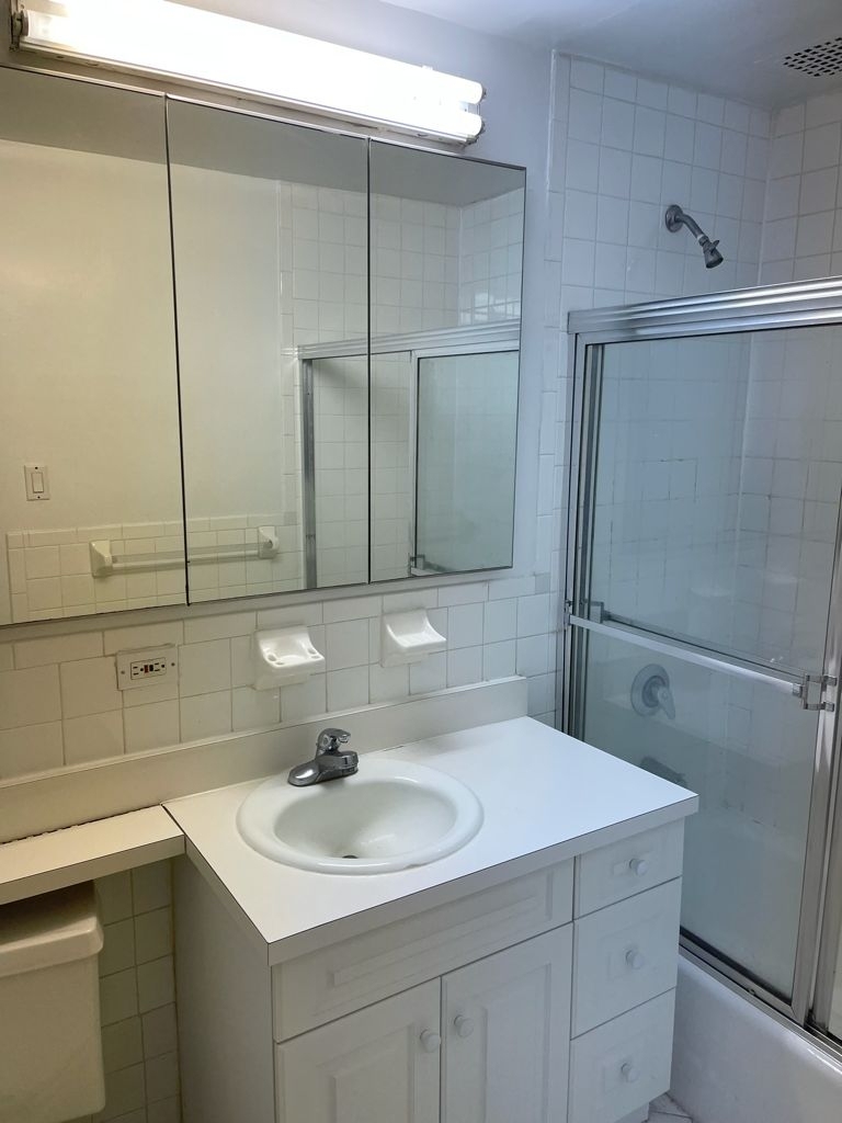 East 81st Street - Photo 1