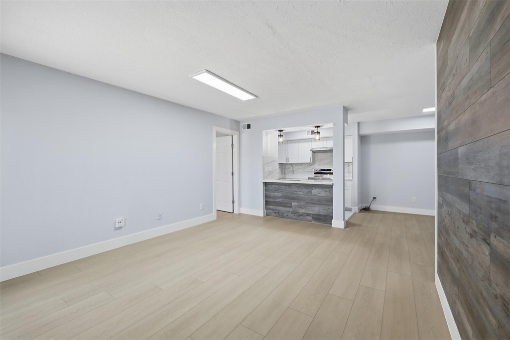 9350 Country Creek Drive - Photo 4