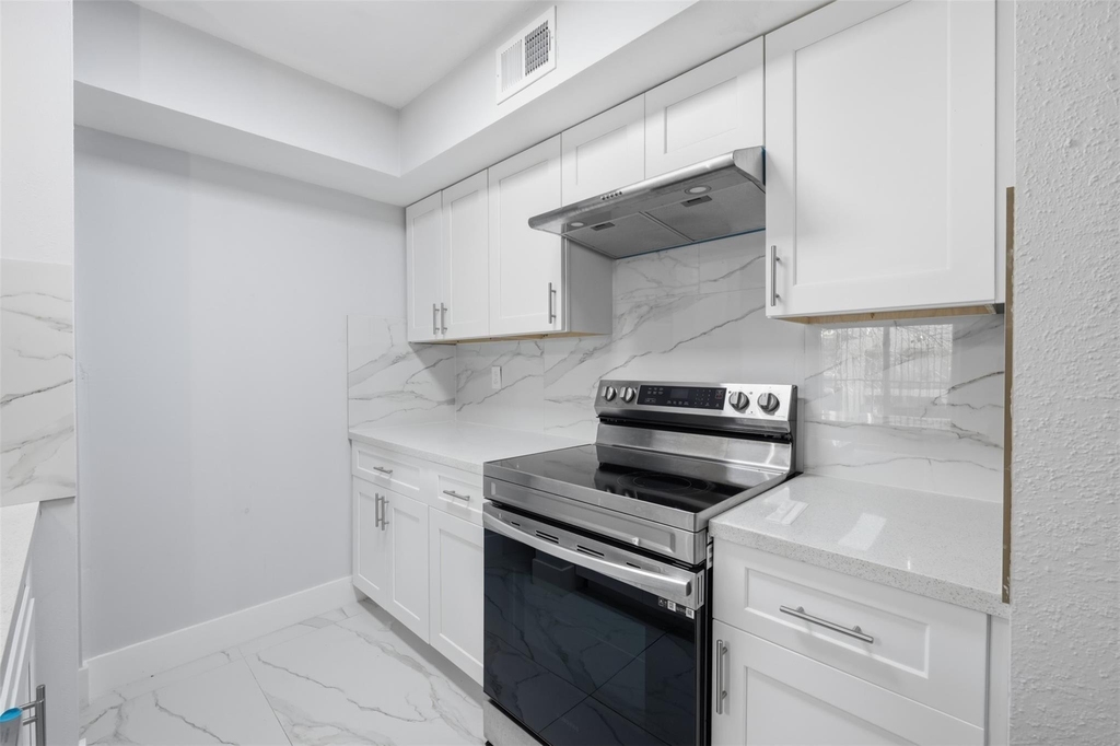 9350 Country Creek Drive - Photo 9