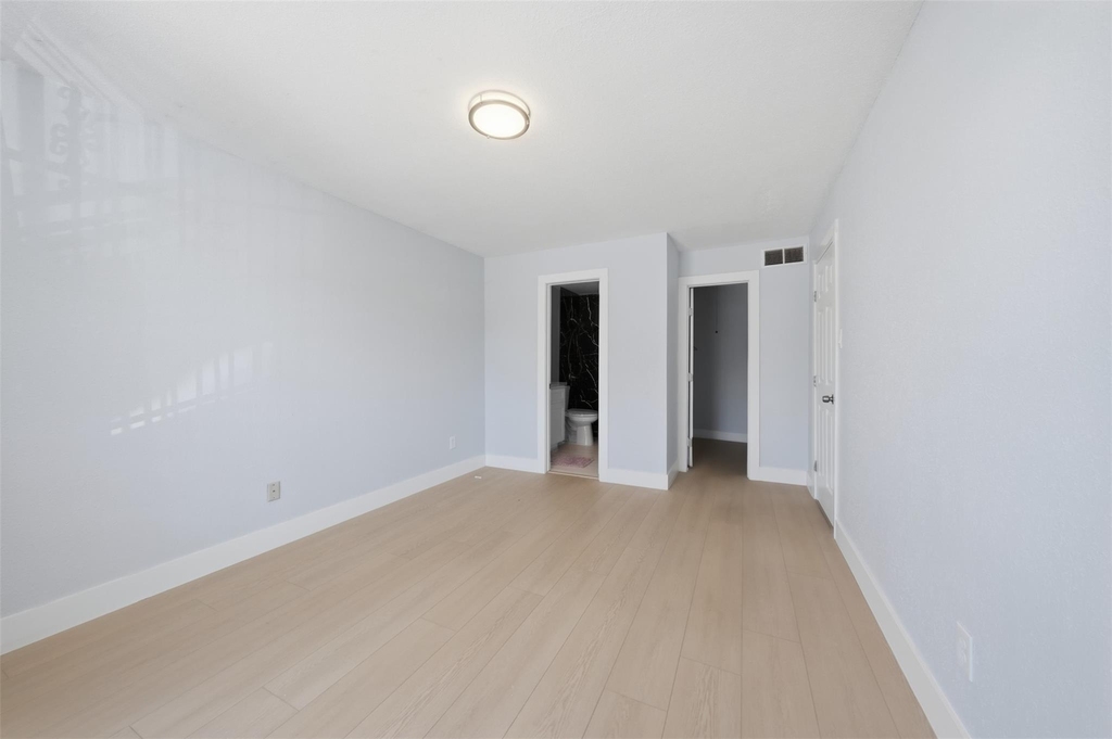 9350 Country Creek Drive - Photo 19
