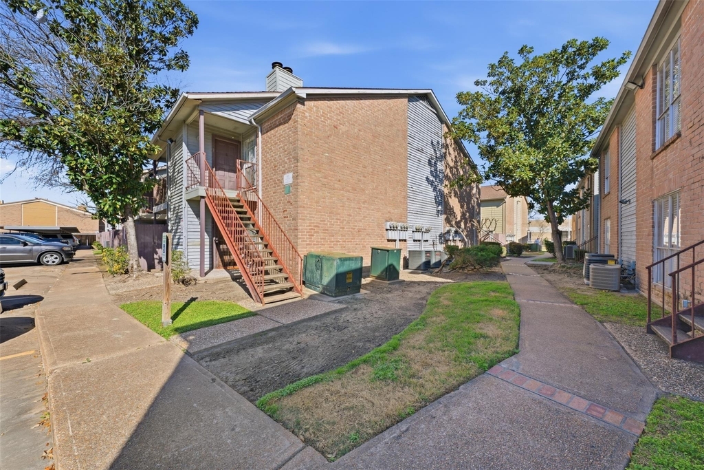 9350 Country Creek Drive - Photo 23