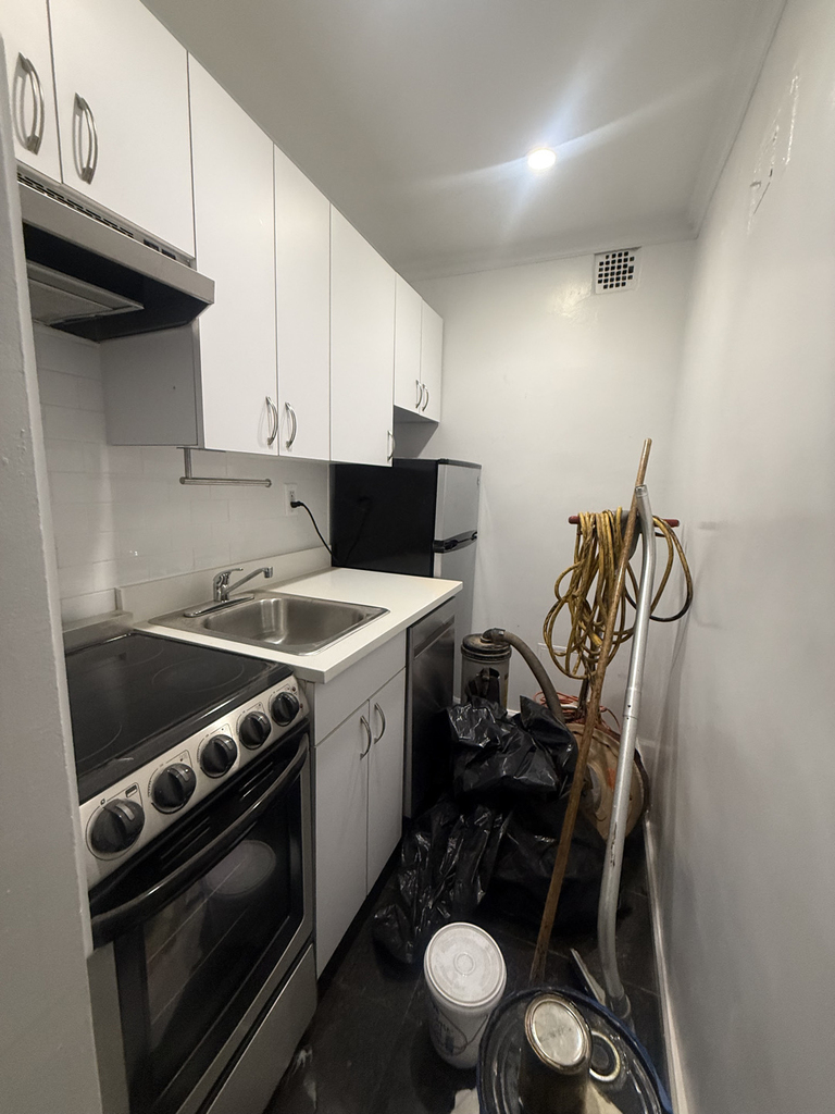 160 West 73rd Street - Photo 5