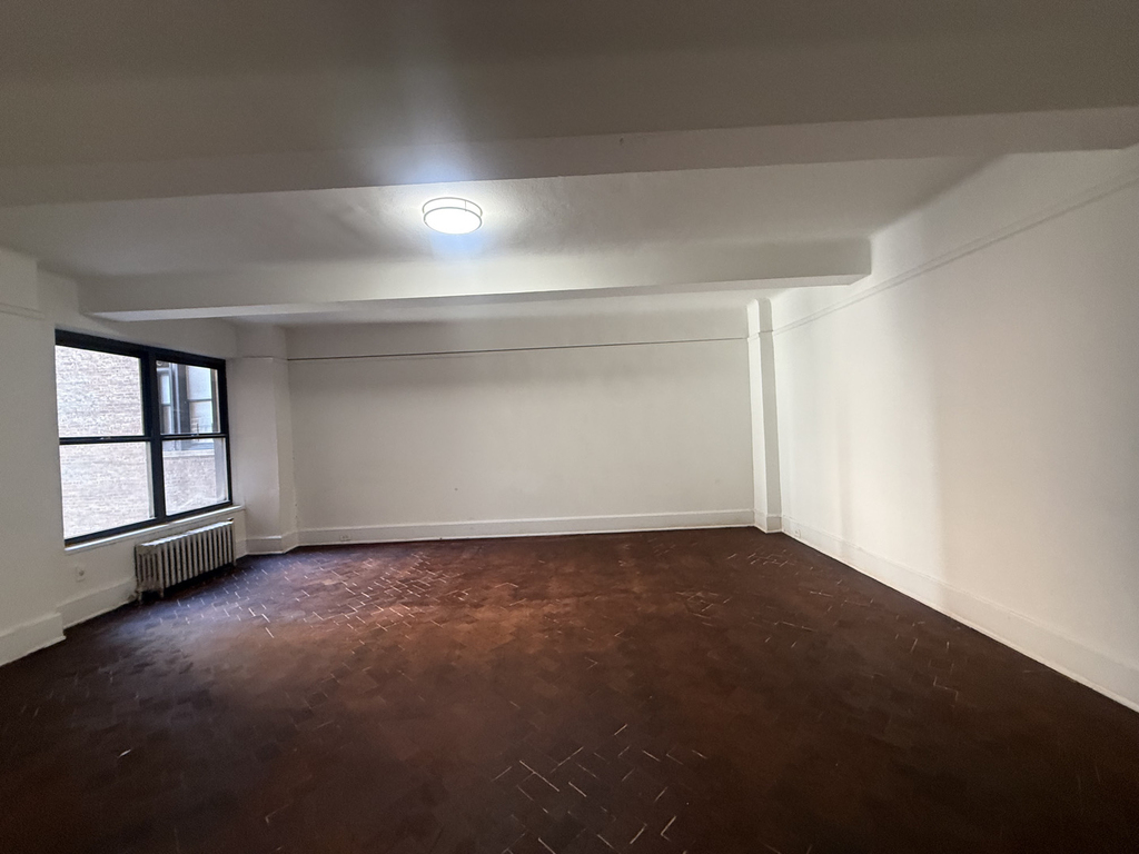 160 West 73rd Street - Photo 0