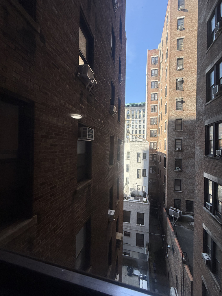 160 West 73rd Street - Photo 2