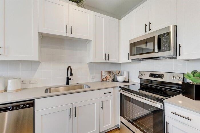 4525 Colosseum Way - Photo 9
