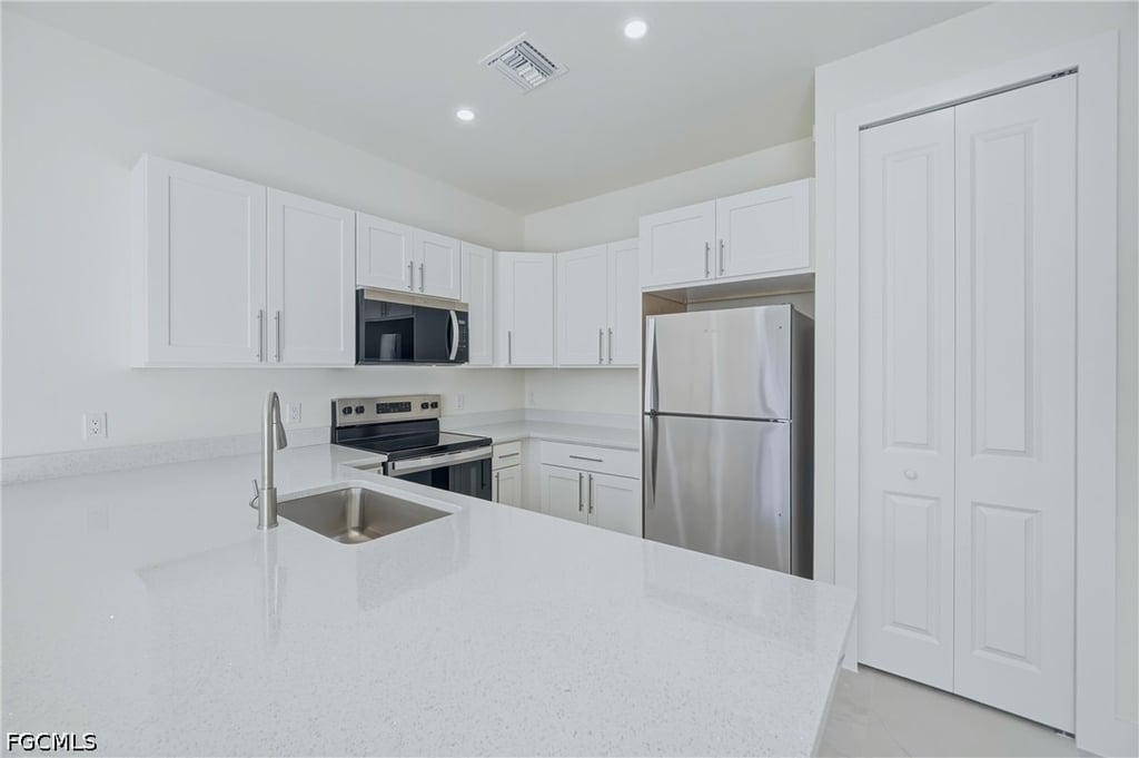 130 Jenna Avenue S - Photo 1