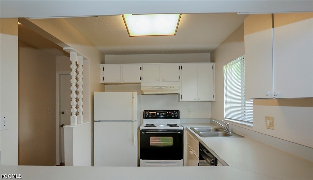8061 Country Road - Photo 3