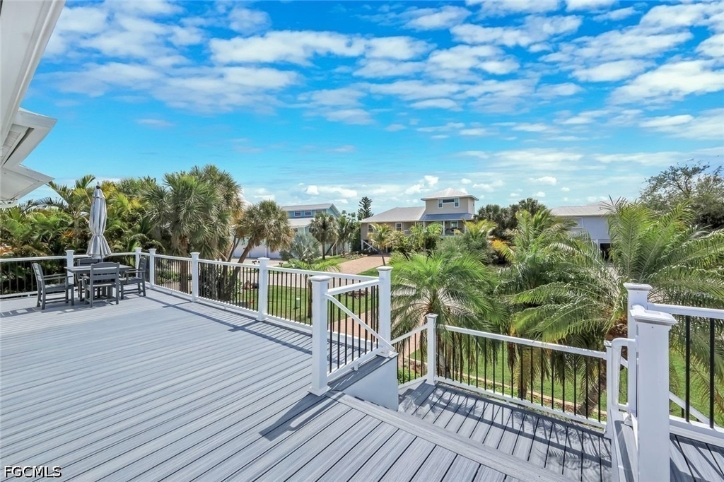 21580 Indian Bayou Drive - Photo 4