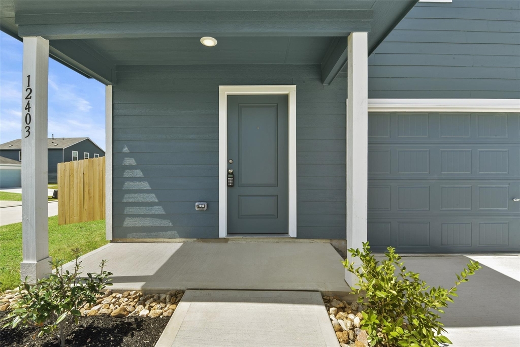 12403 Mountain Daisy Road - Photo 4