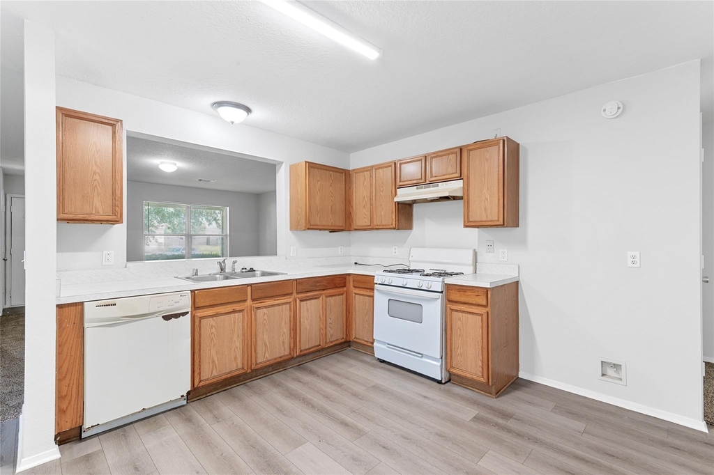 3311 Jib Court - Photo 6