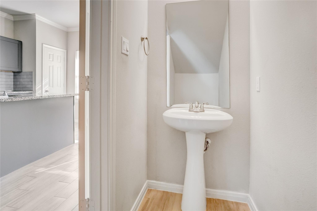 1045 Marcolin Street - Photo 5