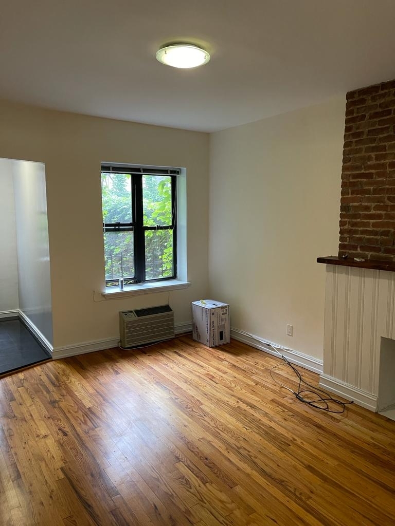 East 81st Street - Photo 2