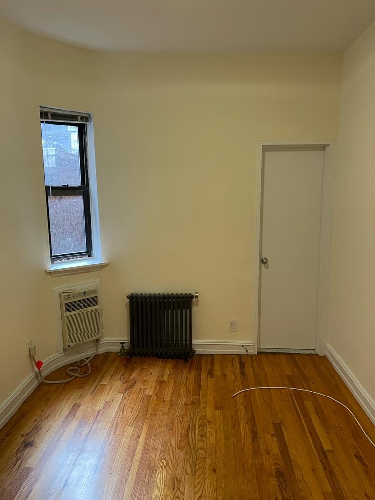 East 81st Street - Photo 3