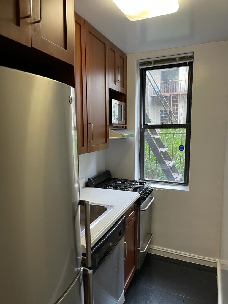 East 81st Street - Photo 0