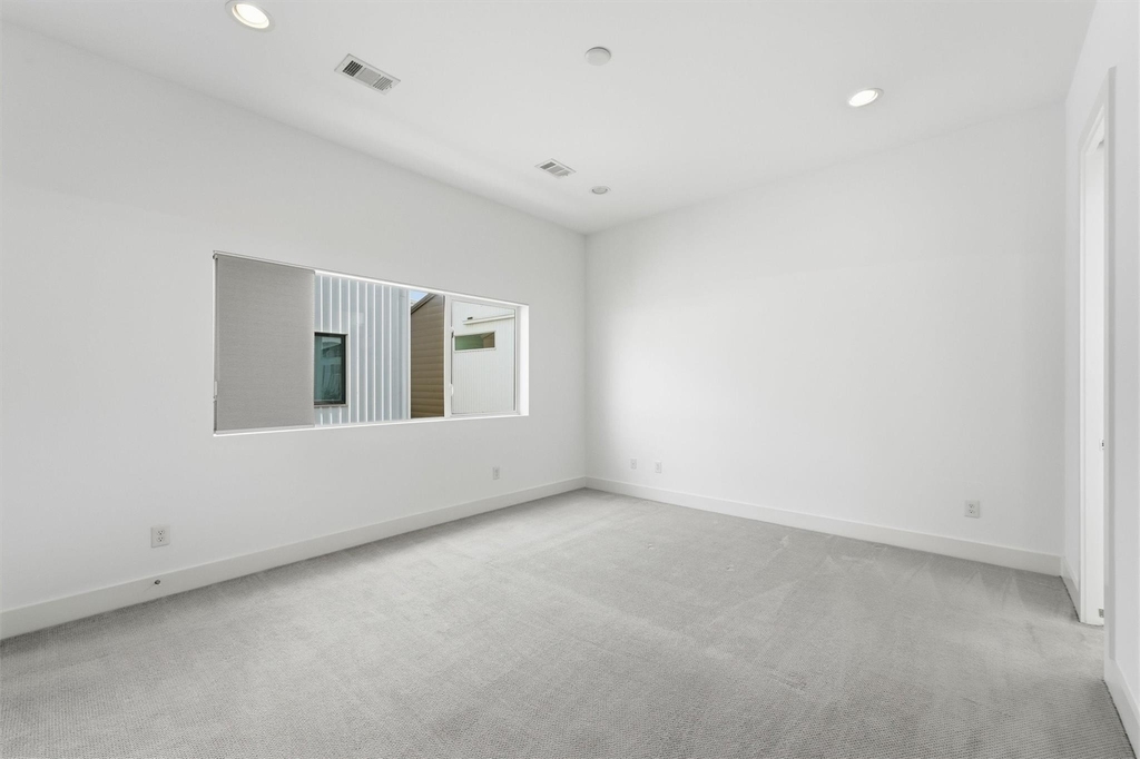 1155 W 17th Street - Photo 15
