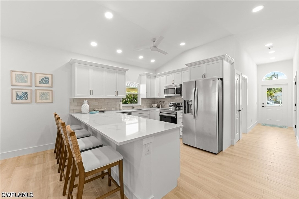 575 101st Avenue N - Photo 2