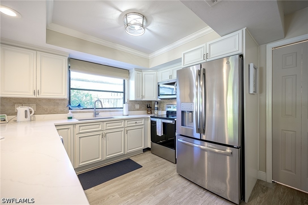 672 100th Avenue - Photo 7