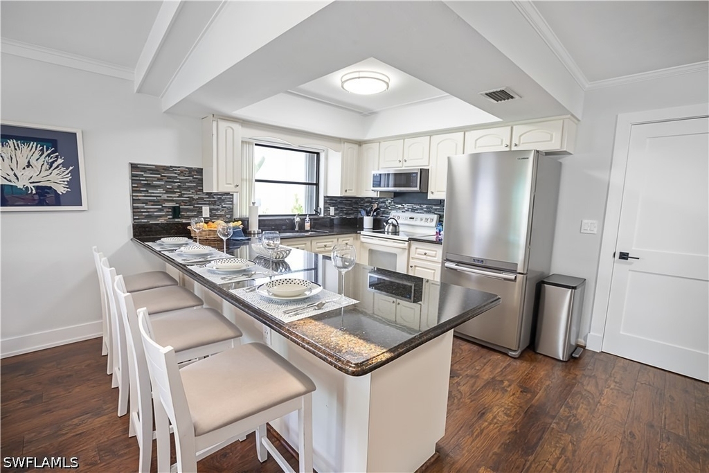 682 95th Avenue N - Photo 3