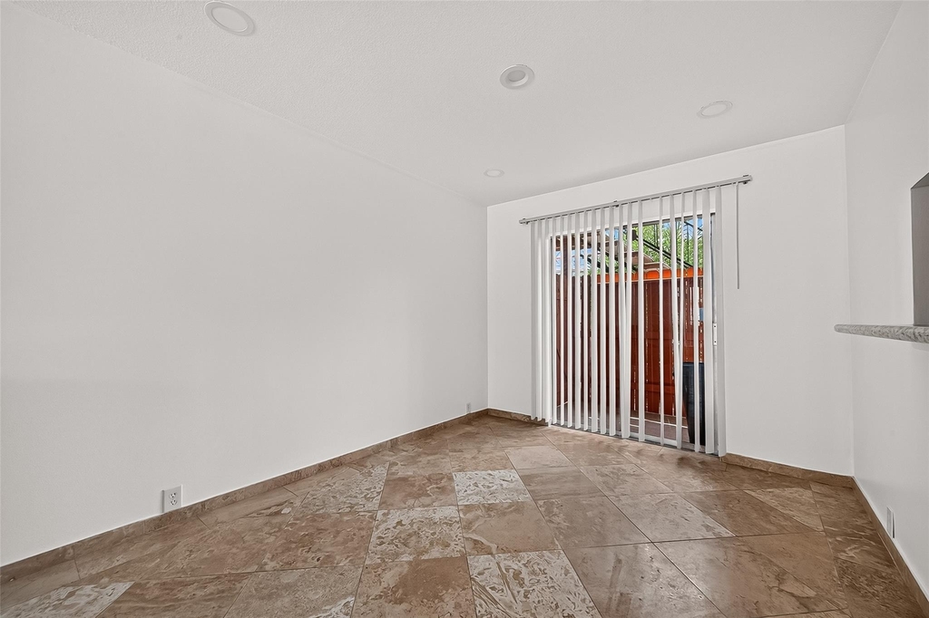 3303 W Greenridge Drive - Photo 8